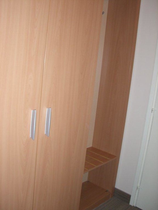 Schrank mit Garderobe Sunny Krk by Valamar