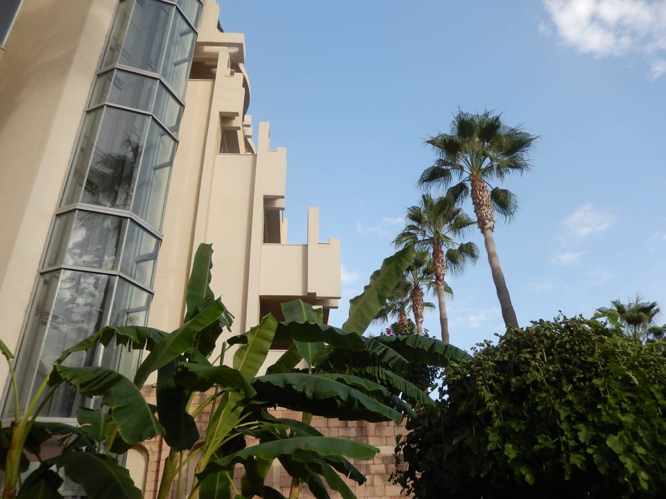 Gläserner Fahrstuhl zur Strandseite Melas Resort Hotel