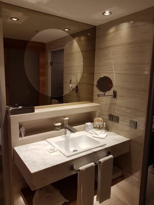 Zimmer Acanthus Cennet Barut Collection