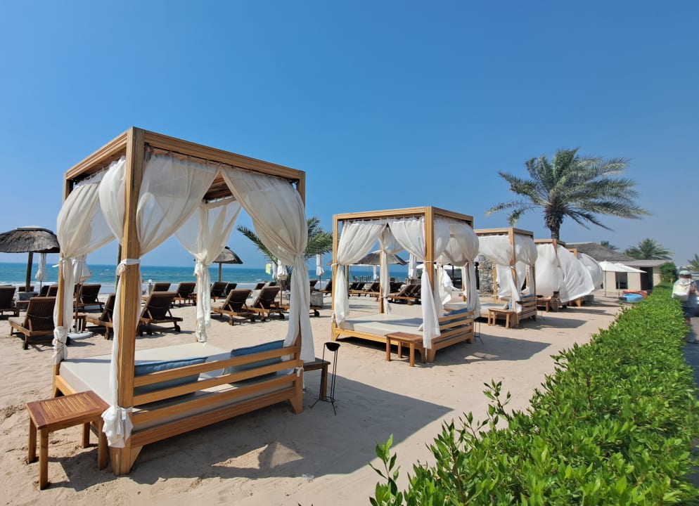 Strand The Cove Rotana Resort