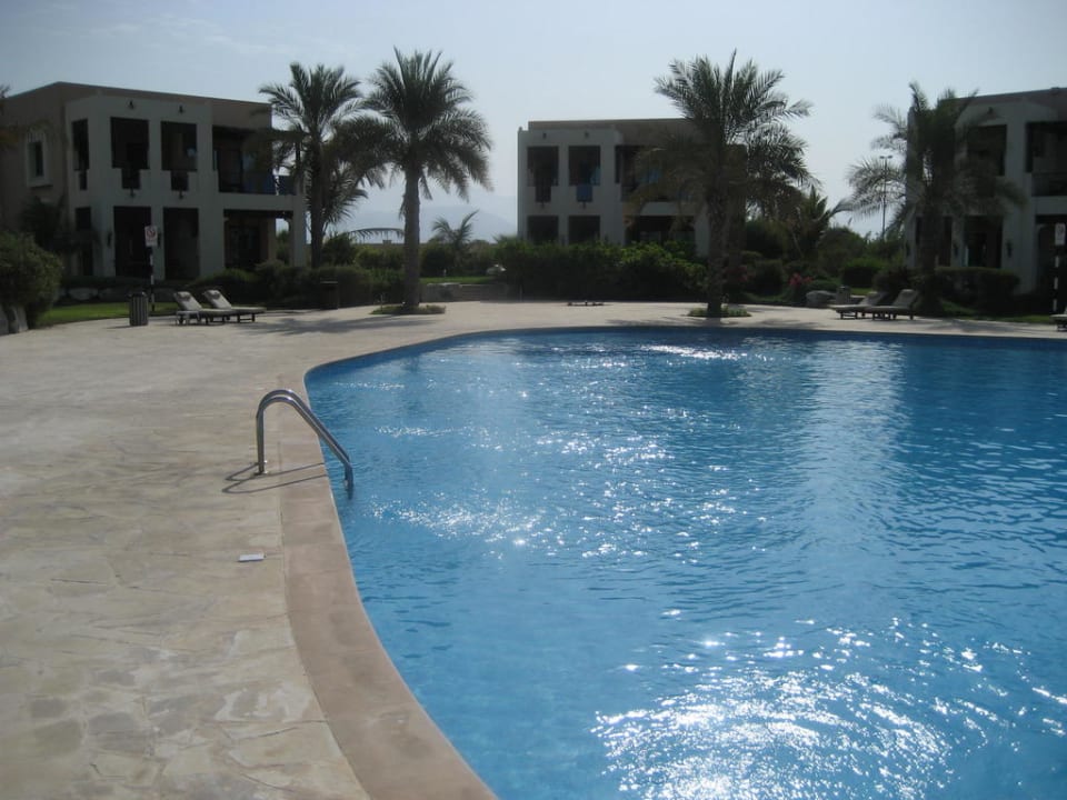 Einer der sieben Pools Rixos Al Mairid Ras Al Khaimah