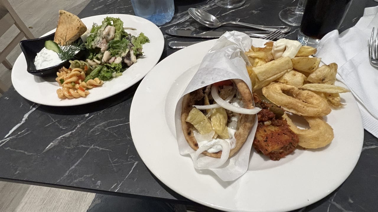 Gastro Asterias Beach