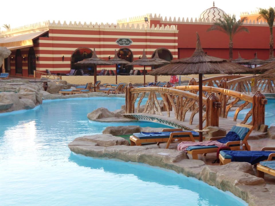 Ein Teil vom Pool Pickalbatros Alf Leila Wa Leila Resort - Neverland Hurghada