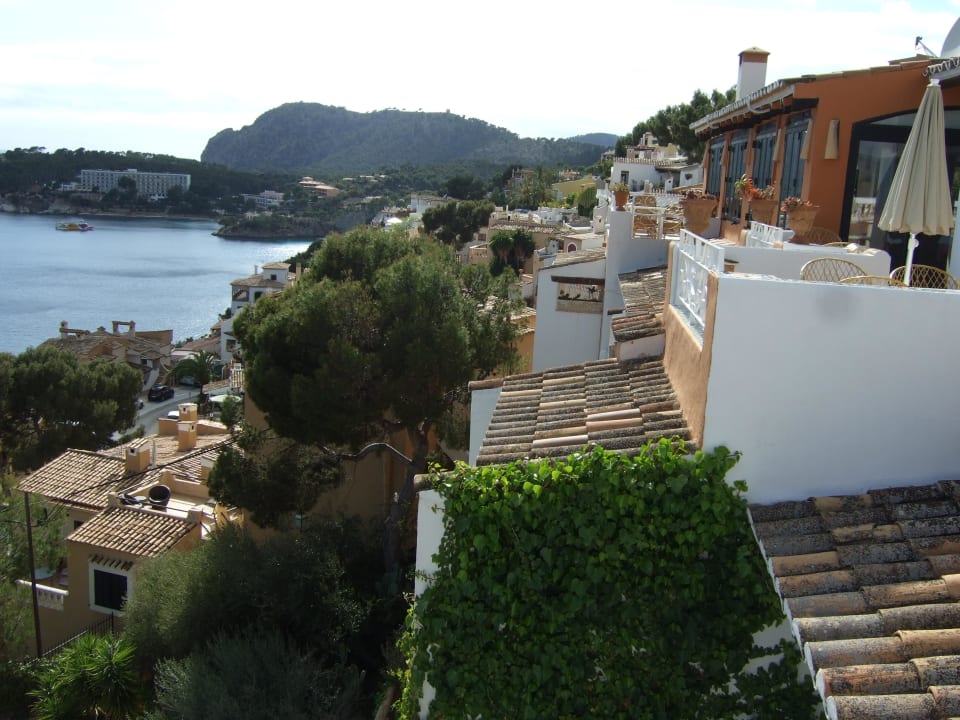 Rechts die Gaststätte, Blick von der Poolterrasse Hotel Aldea Cala Fornells 2