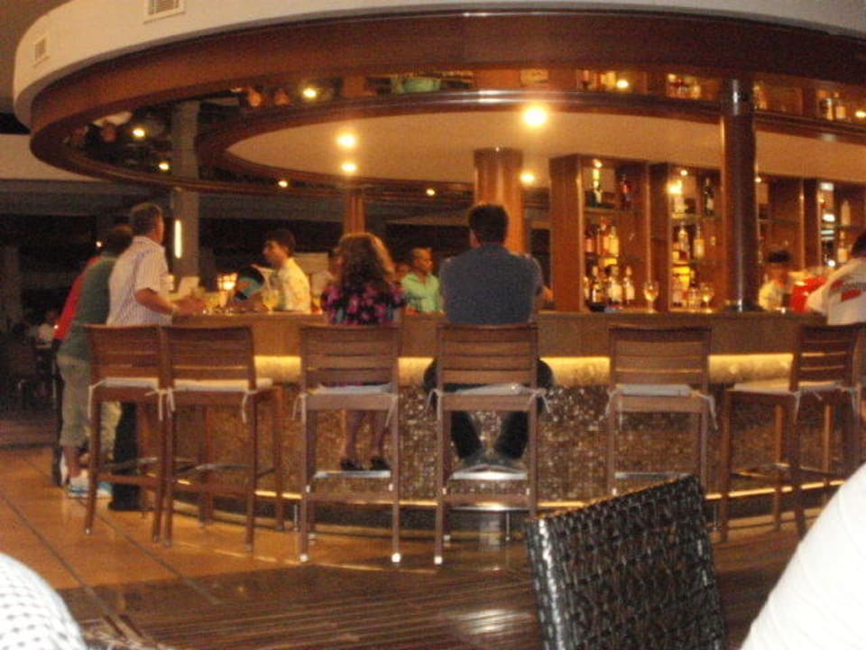 Poolbar abends Sunis Elita Beach Resort & Spa