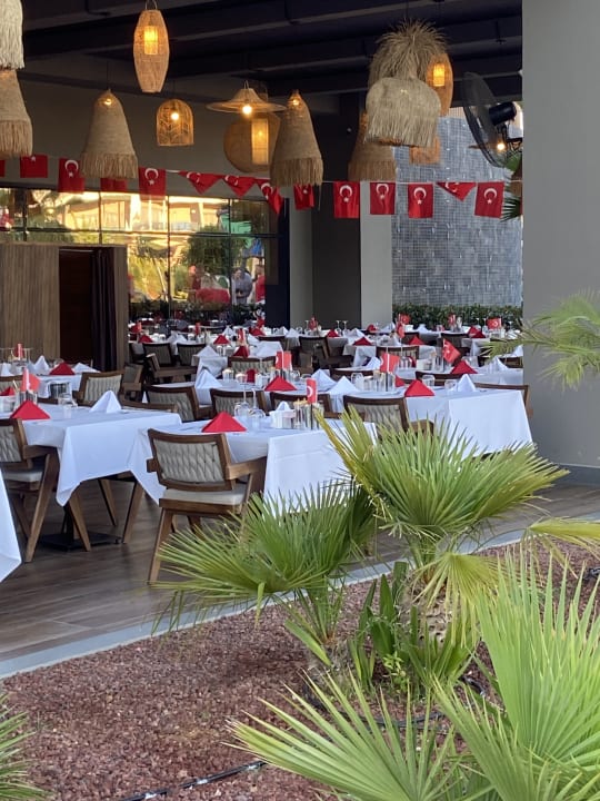 Gastro Jacaranda Luxury Resort