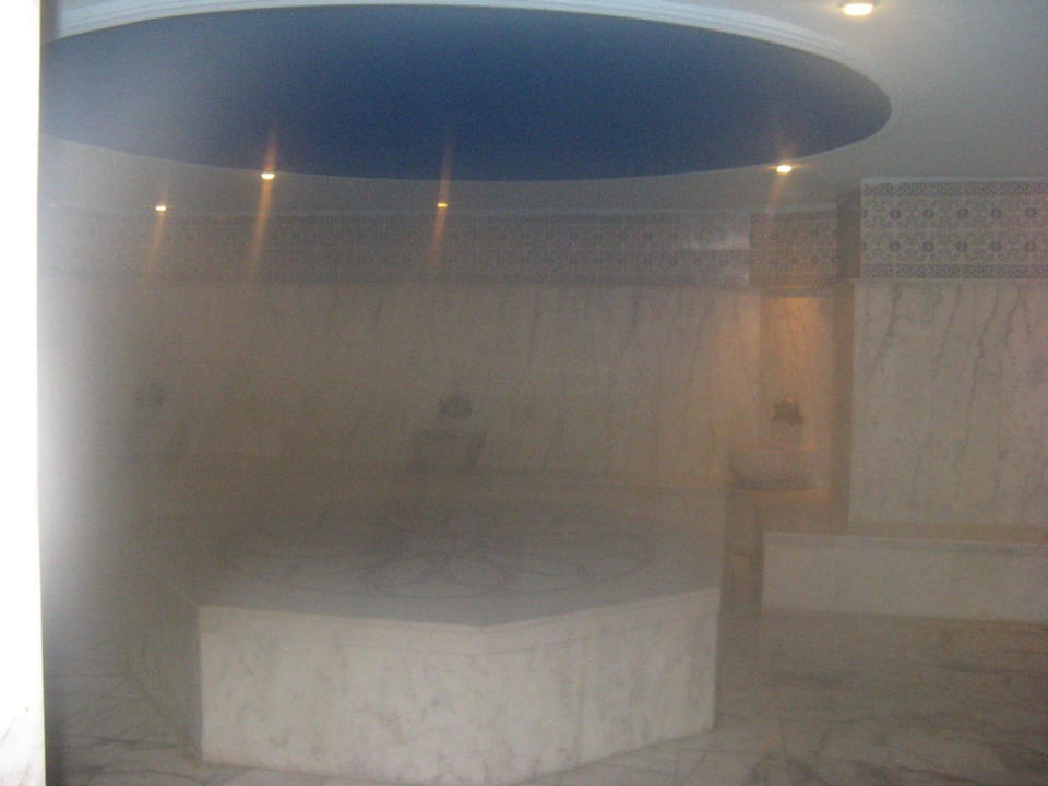 Haman im Hotel Papillon Belvil