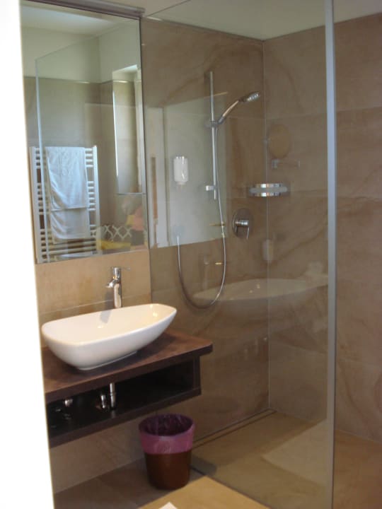 Bad - super neu und sehr sauber -! Hotel Günther Garni