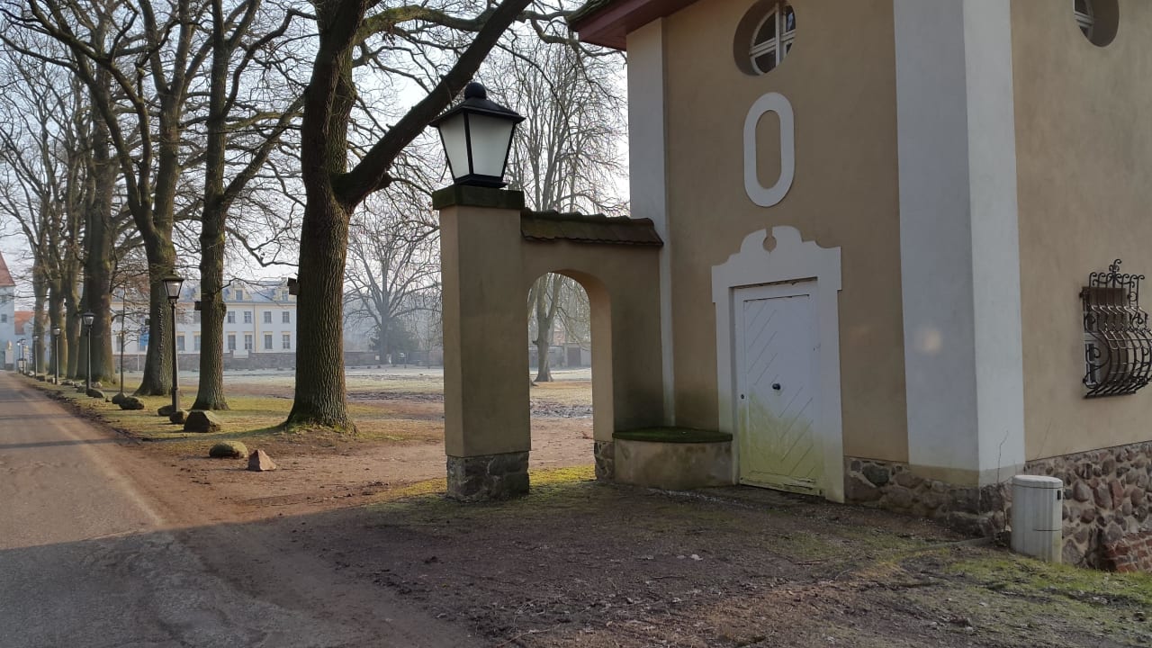 Zufahrtsstraße Schloss & Gut Liebenberg