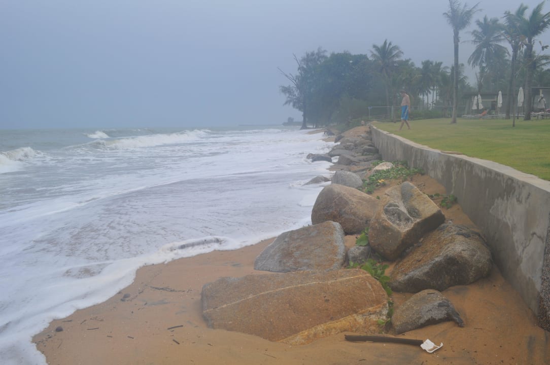 Bei Flut und Vollmond  The Sands Khao Lak by Katathani