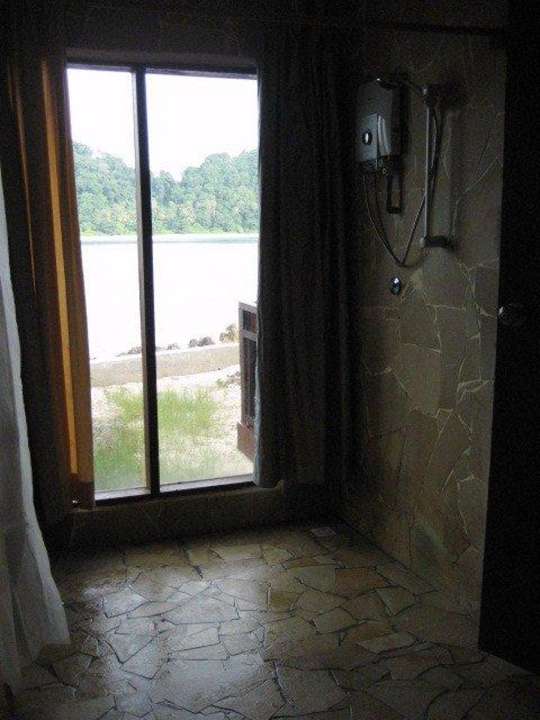 Dusche mit Blick auf Kapas Island Hotel Gem Island Resort & Spa