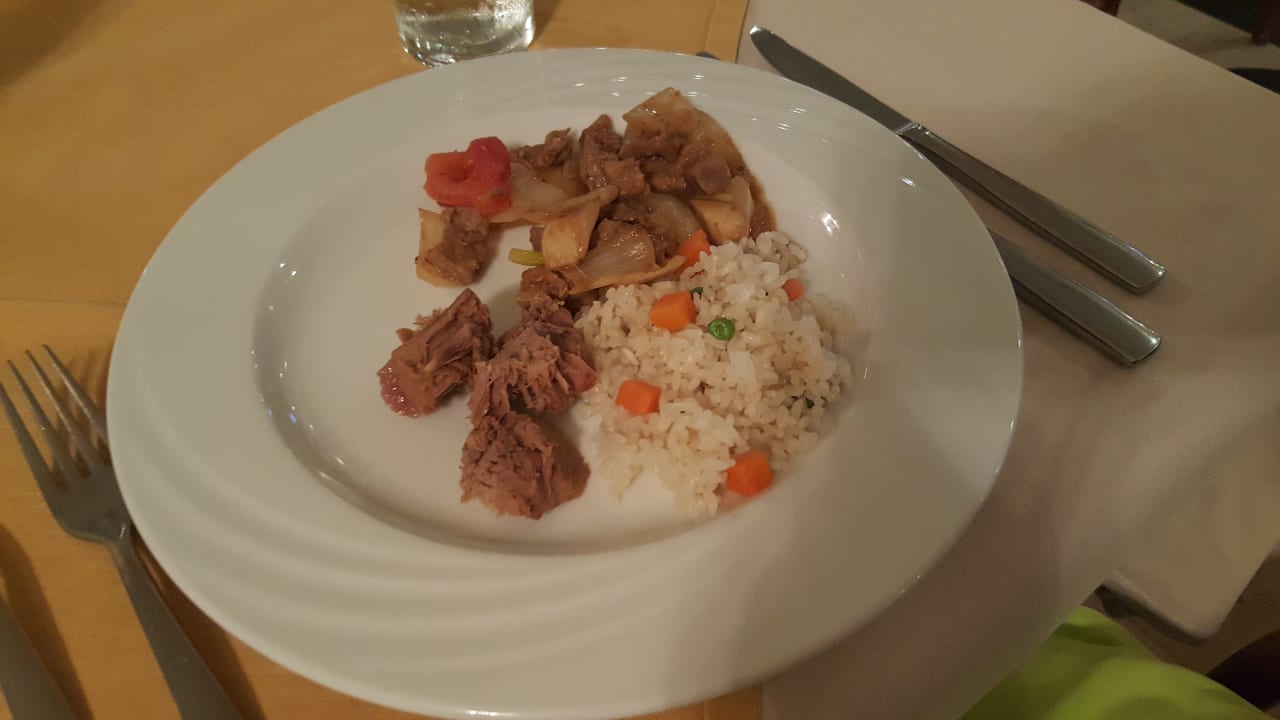 Abendessen  Siva Grand Beach