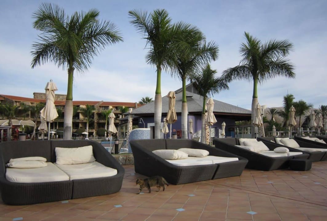 Privilege pool area H10 Playa Meloneras Horizons Collection