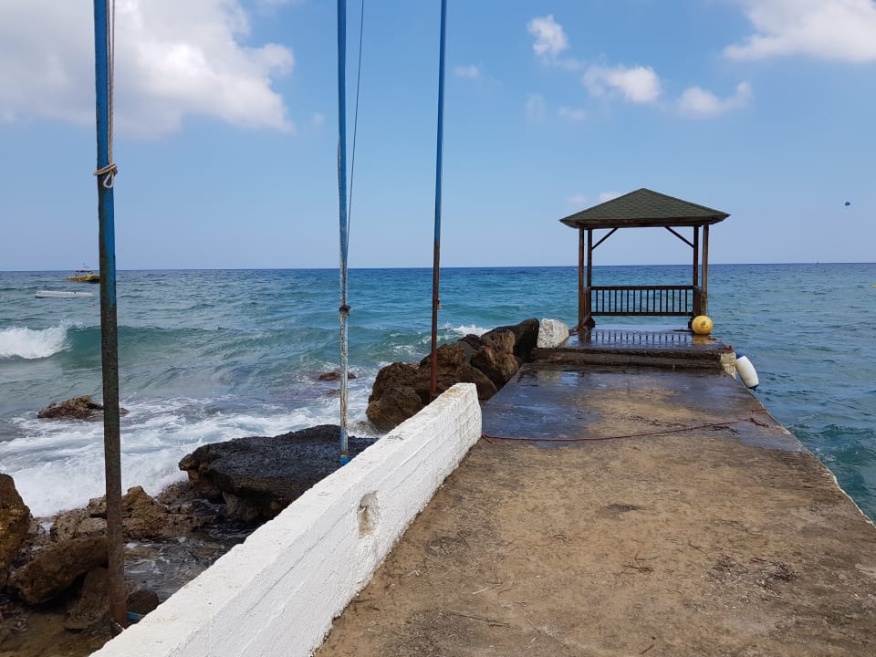 Strand Alexander Beach Hotel & Village Resort