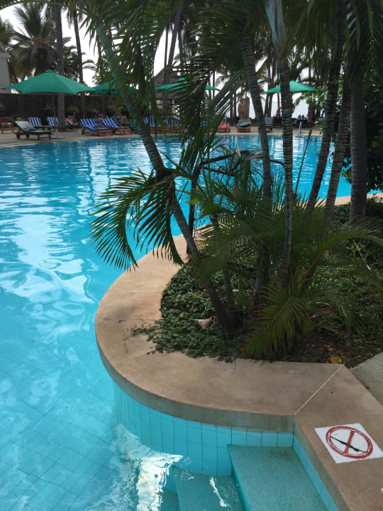 Pool Hotel Traveller's Club