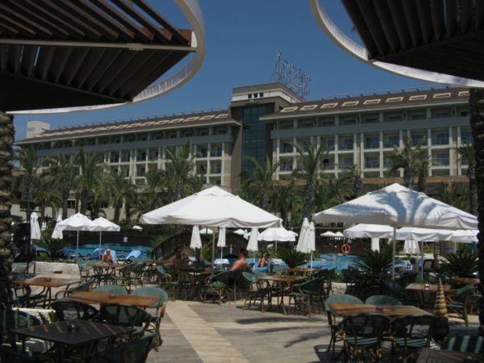 Impression vom neu gestalteten Poolbar-Bereich Sunis Kumköy Beach Resort Hotel & Spa