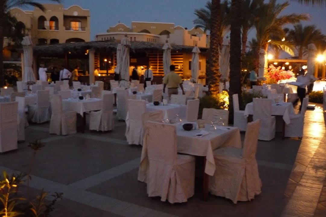 Dinner am Pool Hotel JAZ Makadi Star & Spa