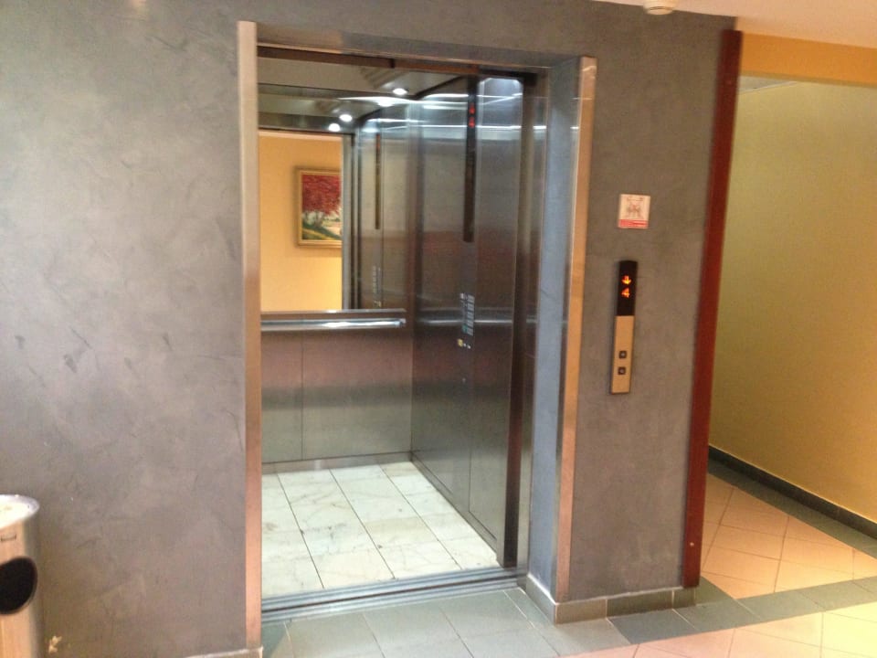 Fahrstuhl Novus Plaza Hodelpa