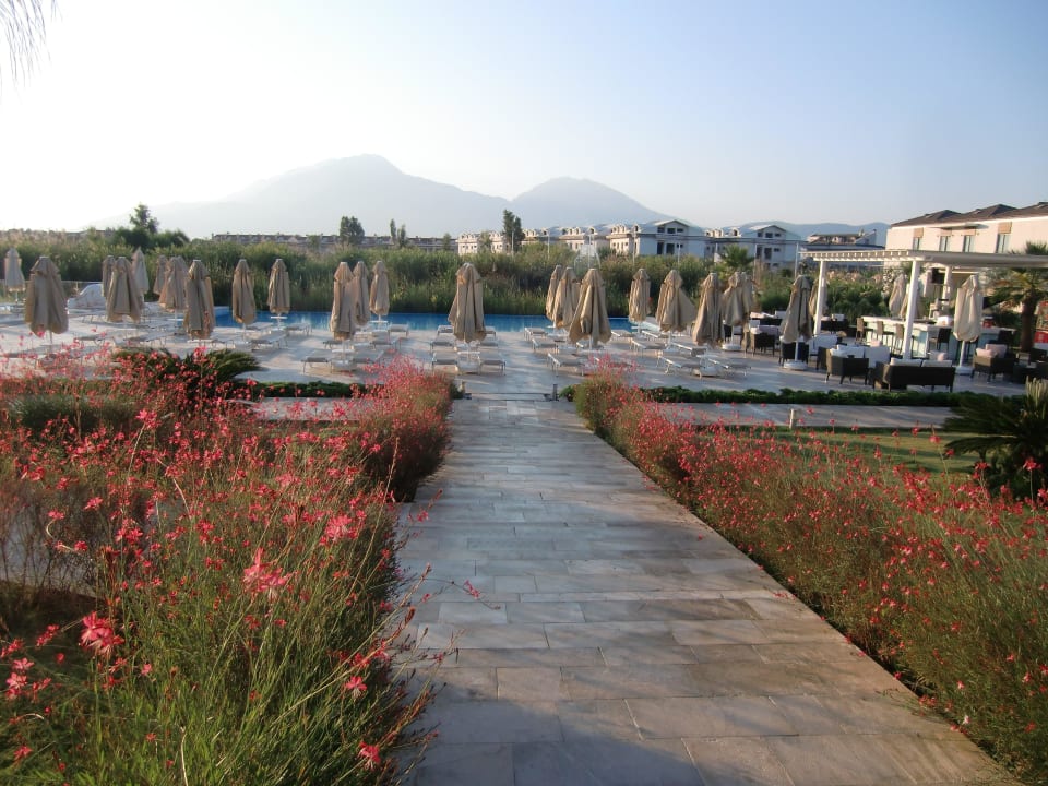 Blick von der Lobby zum Pool Jiva Beach Resort