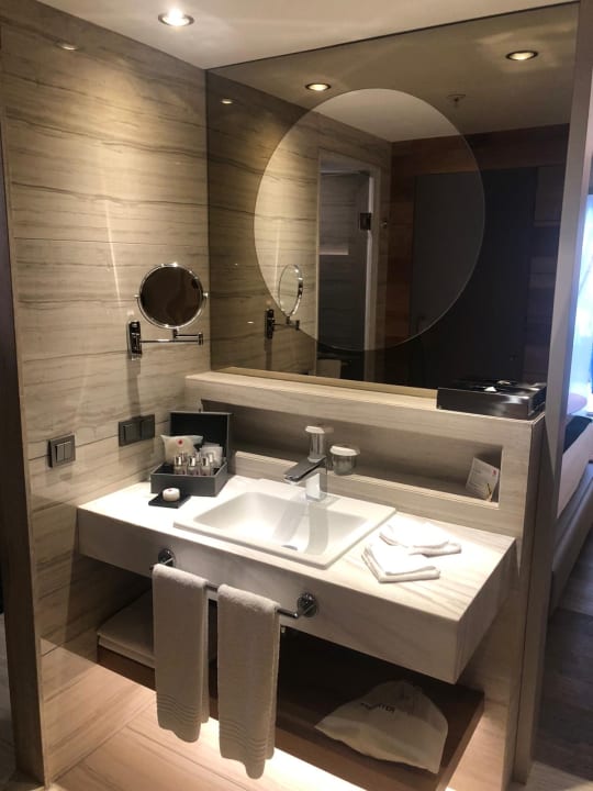 Zimmer Acanthus Cennet Barut Collection