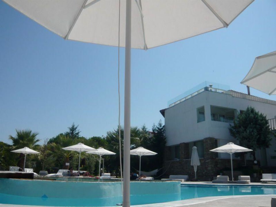 Am Pool 2 Ekies All Senses Resort, a Member of Design Hotels