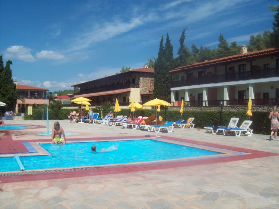 Activity Pool Simantro Resort