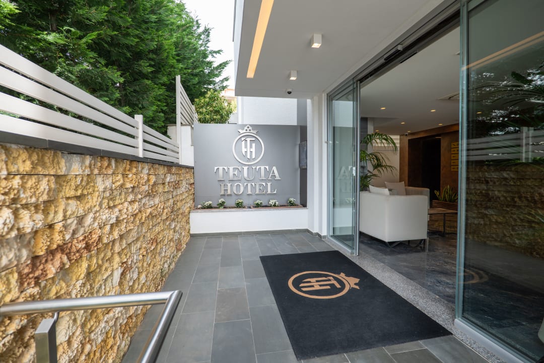 Lobby Hotel Teuta