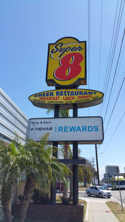 Außenansicht Super 8 Los Angeles Airport LAX