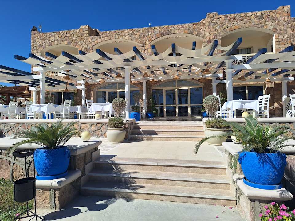 Gastro Brayka Bay Resort