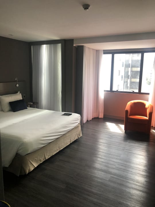 Zimmer Grand Mercure Brasilia Eixo