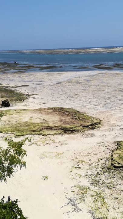 Strand Bahari Beach Hotel