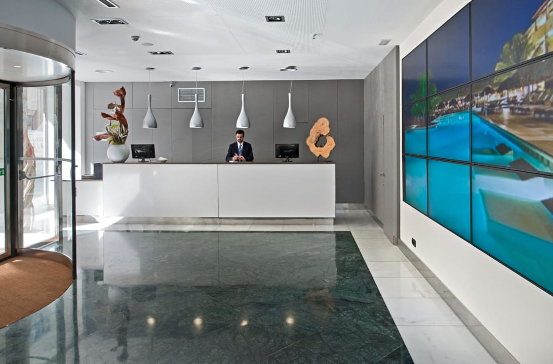 Recepción Hotel Catalonia Atocha