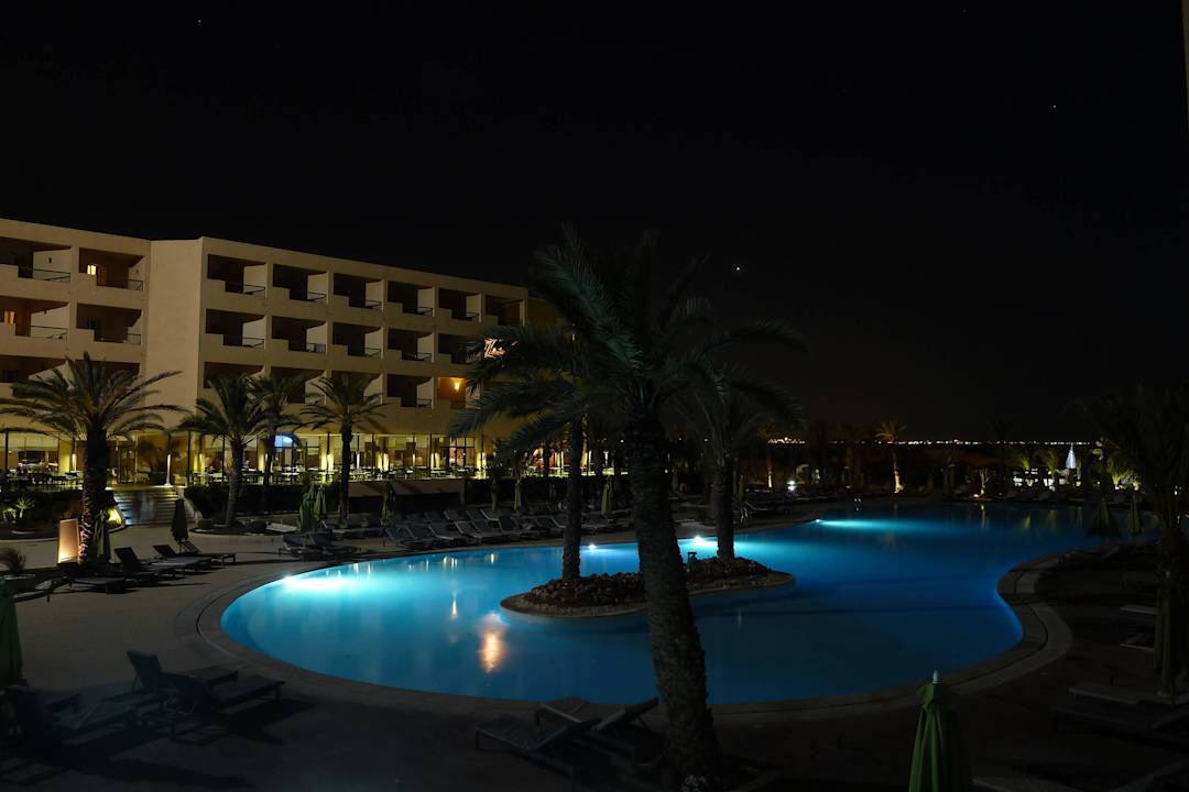 Nachtaufnahme Hotel Rosa Beach