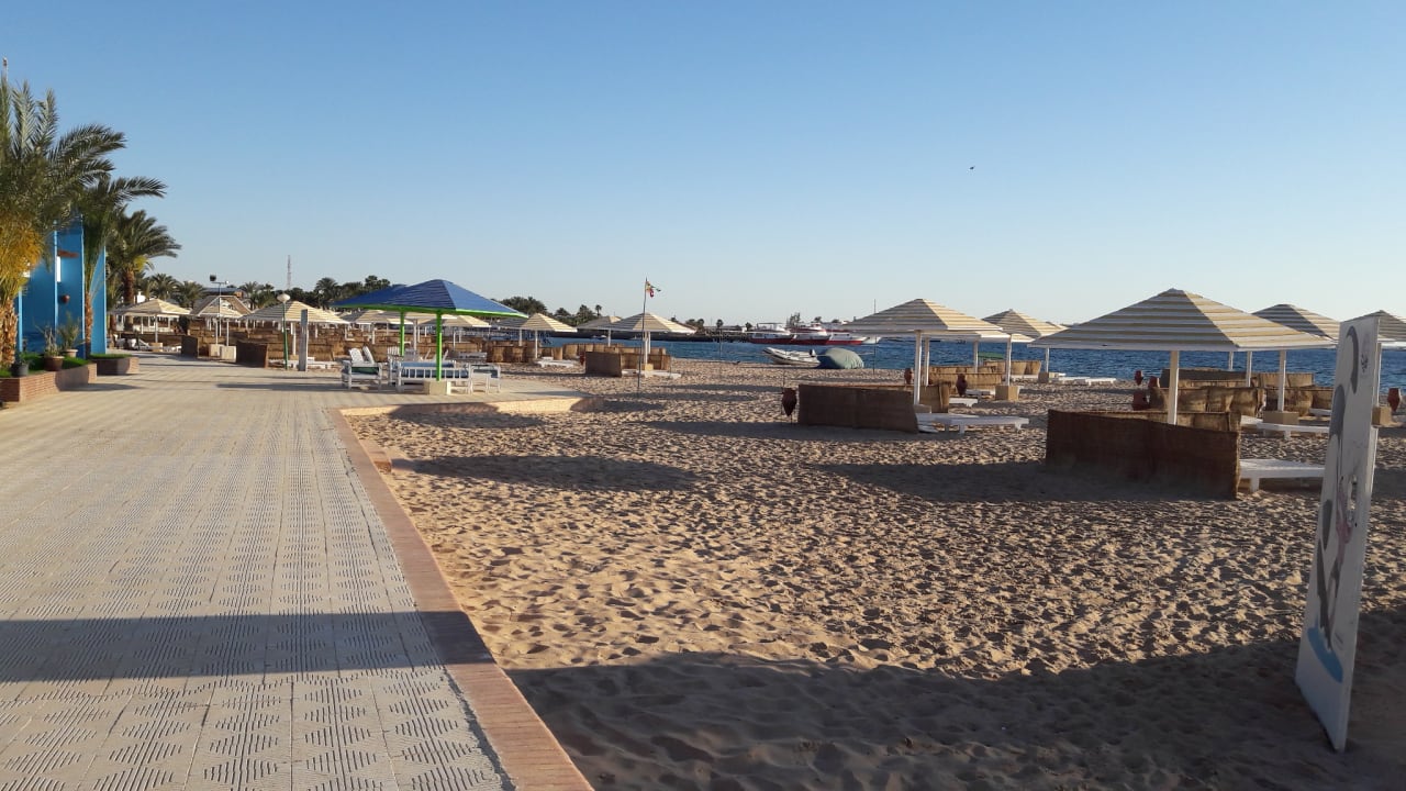 Strand Menaville Safaga