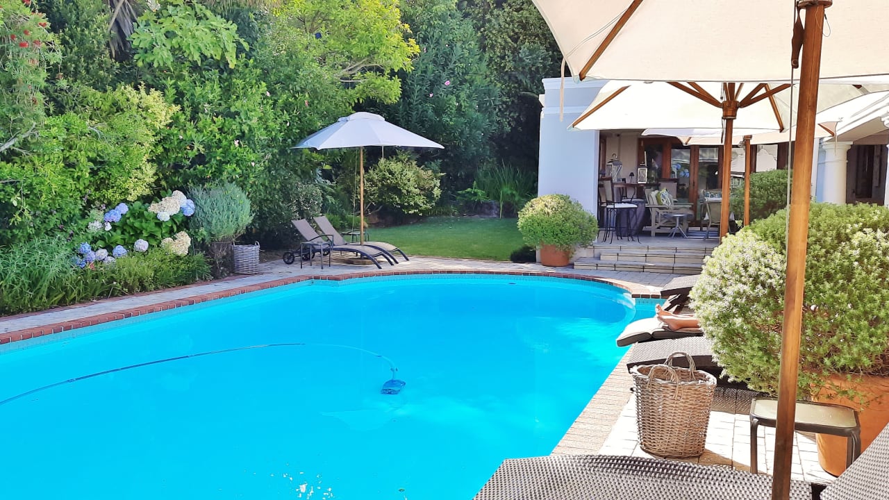 Pool Guesthouse Fernwood Manor