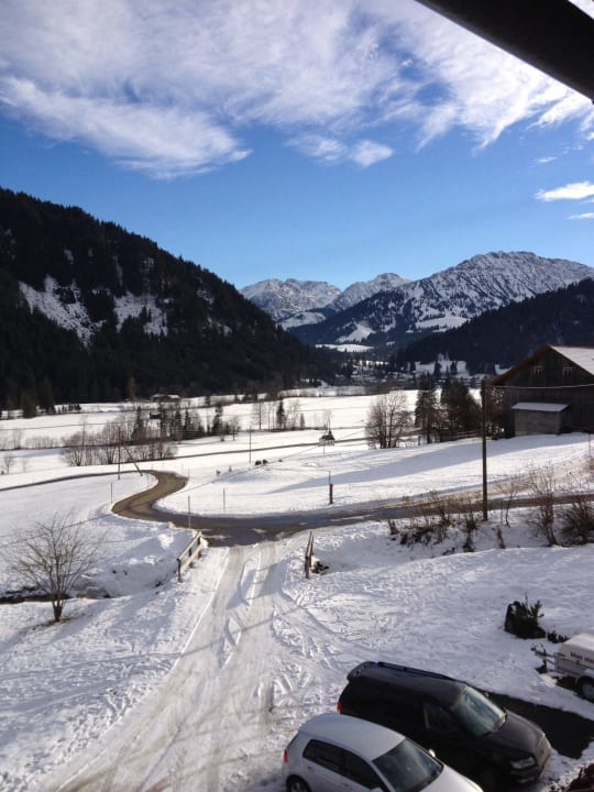 Blick ins Tal Bergbauernhof Ammann
