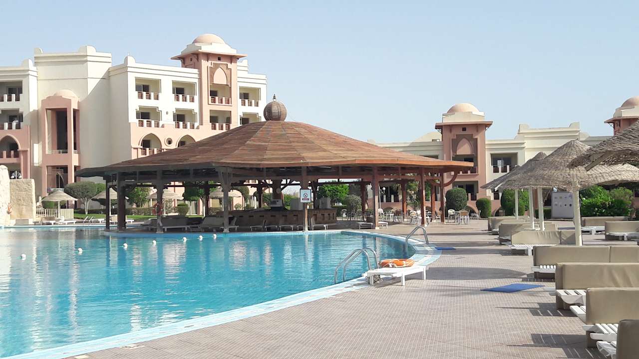 Pool Serenity Alpha Beach