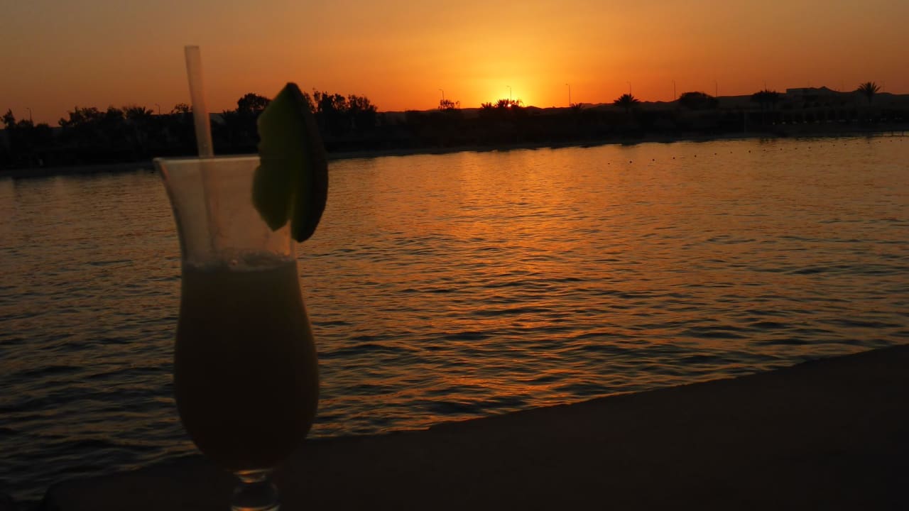 Sonnenuntergang Top of the Rock Mövenpick Resort El Quseir