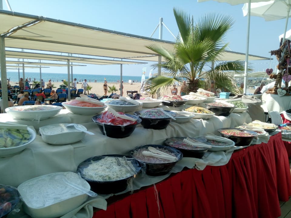 Strand Well Palace Side