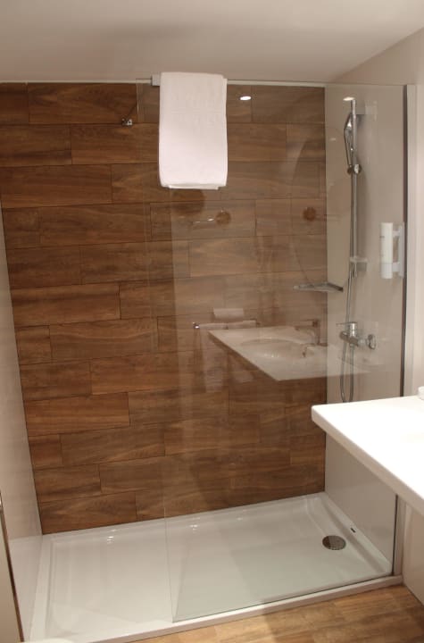 Badezimmer Hotel Rosella by Intelier