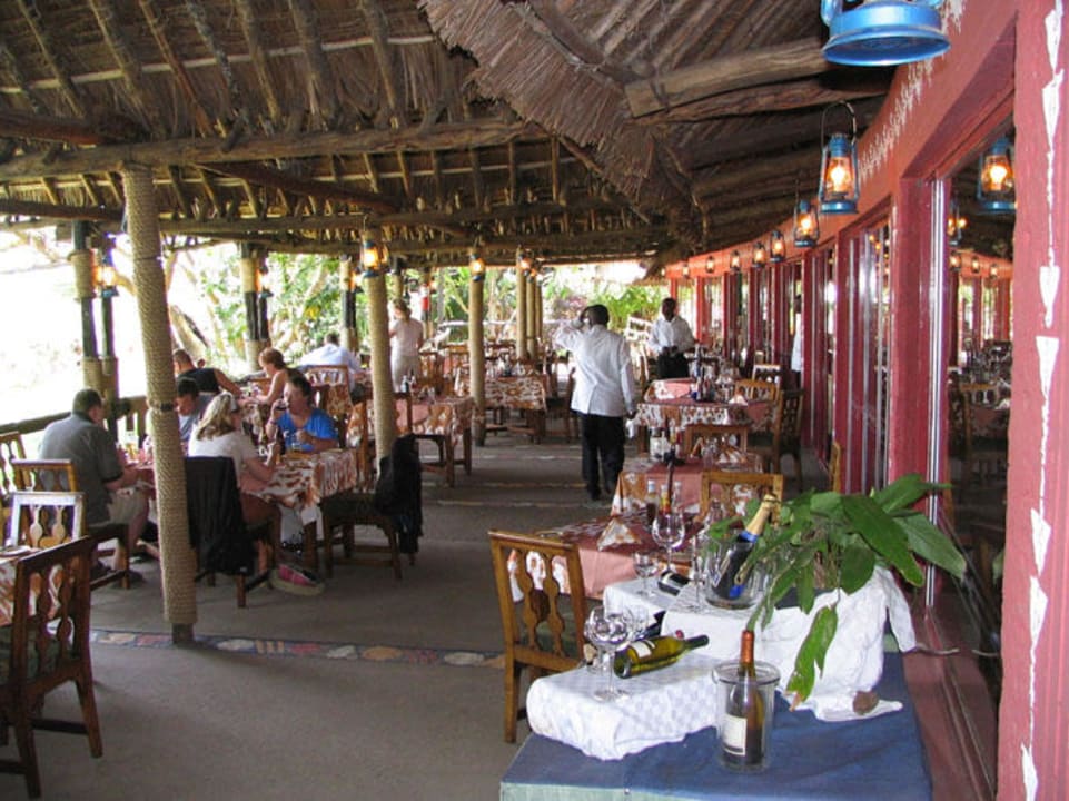 Terrassenbereich vom Restaurant David Livingstone Safari Lodge