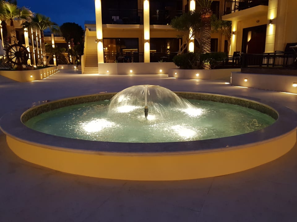 Wasserspiel Hotel Atlantis Beach