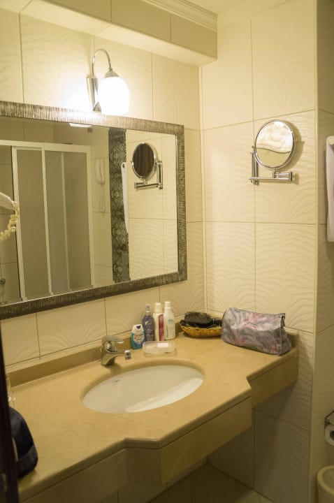 Der Waschtisch im Bad Aydinbey Kings Palace & Spa