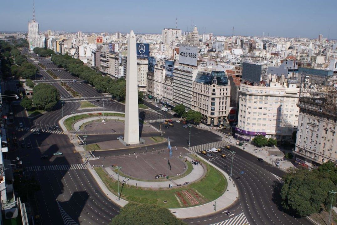 Ausblick vom Pooldeck zum Obelisken Buenos Aires Marriott