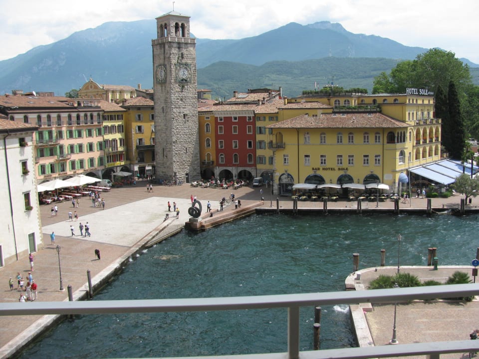 Zimmerausblick auf den Hafen Hotel Europa - Skypool & Panorama