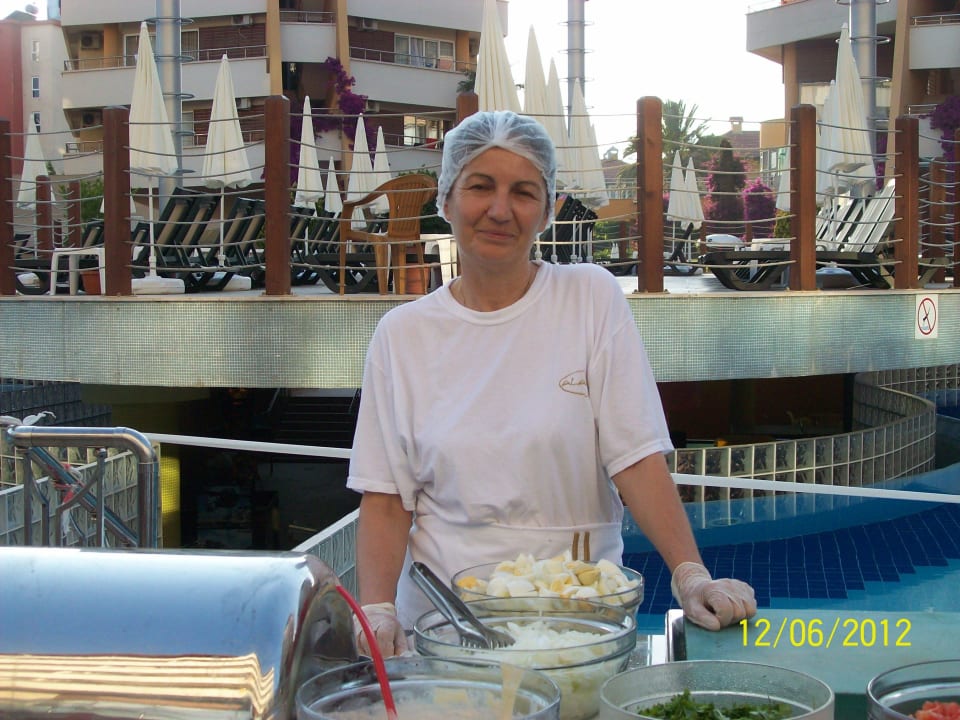 Eine tolle Köchin Alaiye Resort & Spa