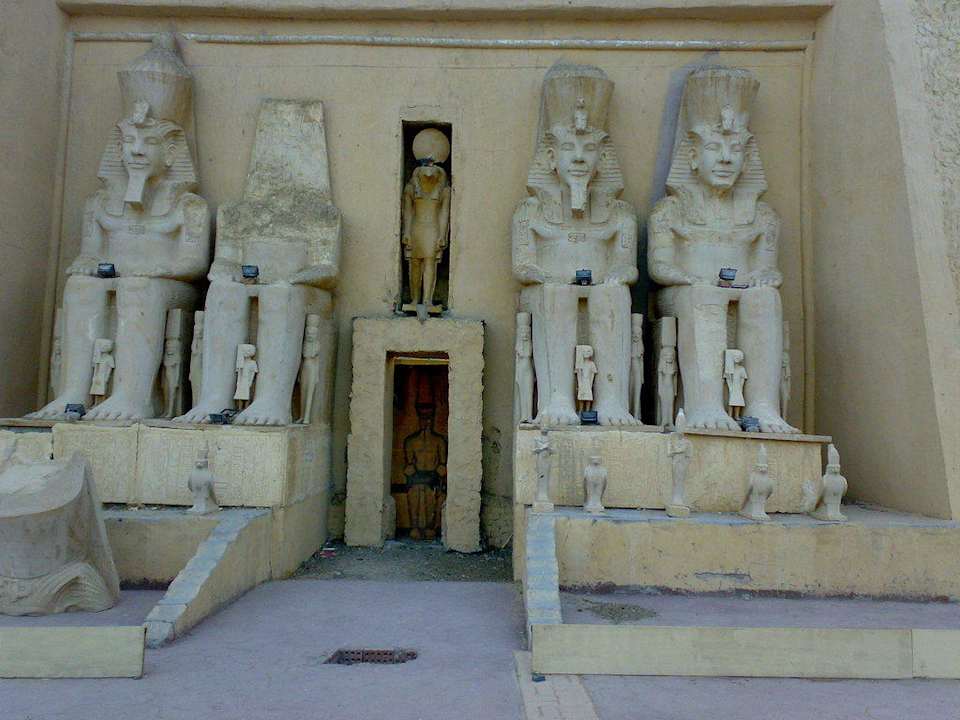 Tempelnachbau im Amphitheater Pickalbatros Alf Leila Wa Leila Resort - Neverland Hurghada