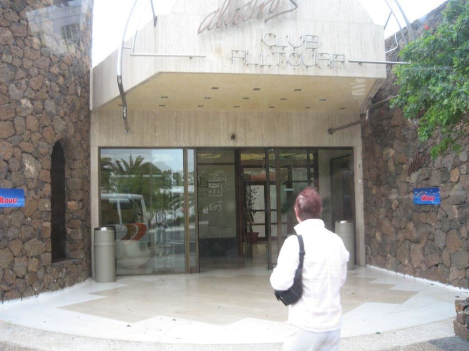 Hoteleingang allsun App.-Hotel Albatros