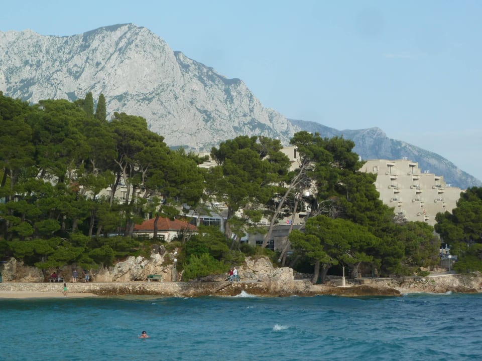 Hauptgebäude vom Strand Bluesun Hotel Soline