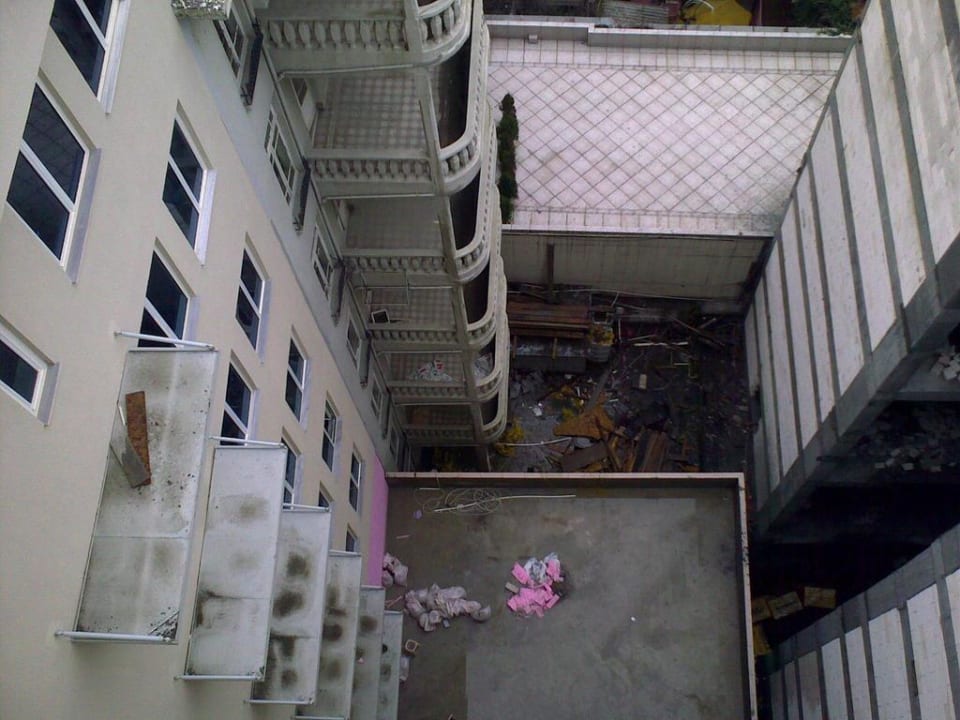 Ausblick auf Nachbarhäuser von der Dachterrasse The Stay Boulevard Nisantasi